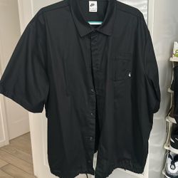 NIKE BUTTON Down 