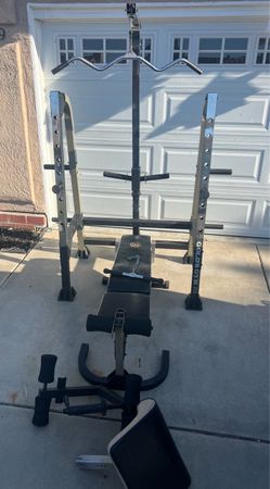 Gold's Gym XR35 Home Gym Weight Bench and Rack