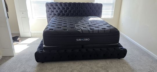 Black platform bed frame King 🚚WE DELIVER🚚