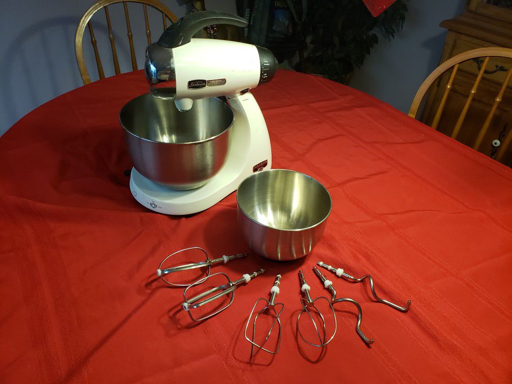 Sunbeam Mixmaster Heritage 2346 Series Stand Mixer with Bowls & Beaters
