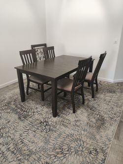 Dining room table