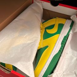 Apple 🍏 Green Yellow Dunk Low New Size 9