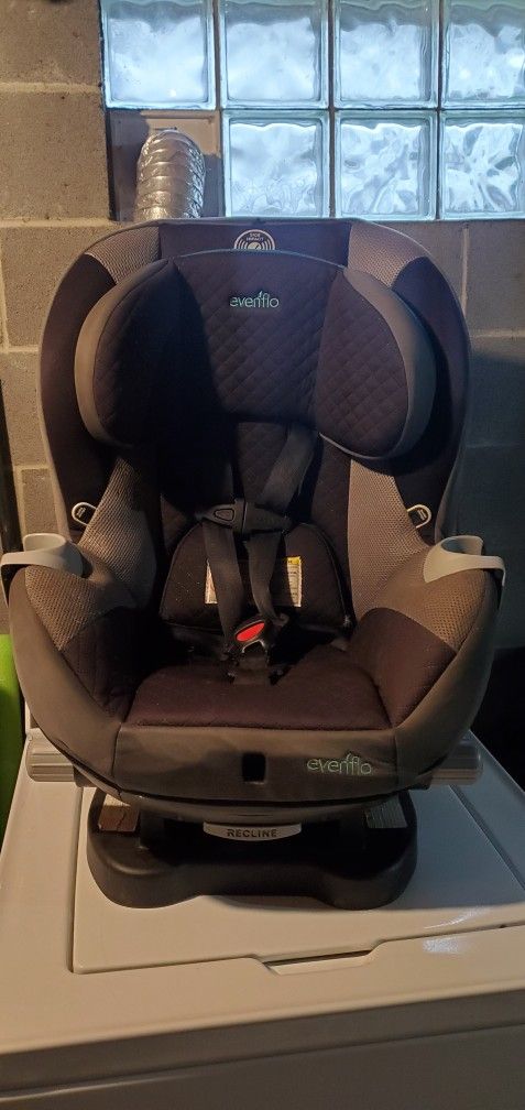  all Evenflo

Evenflo Sonus 65 Convertible Car Seat

