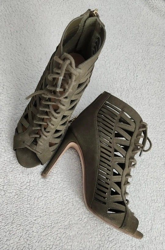 ✅️ Olive Green Open Toe Lace Up High Heels• Ankle Booties• Size 7• Great Condition• $15firm