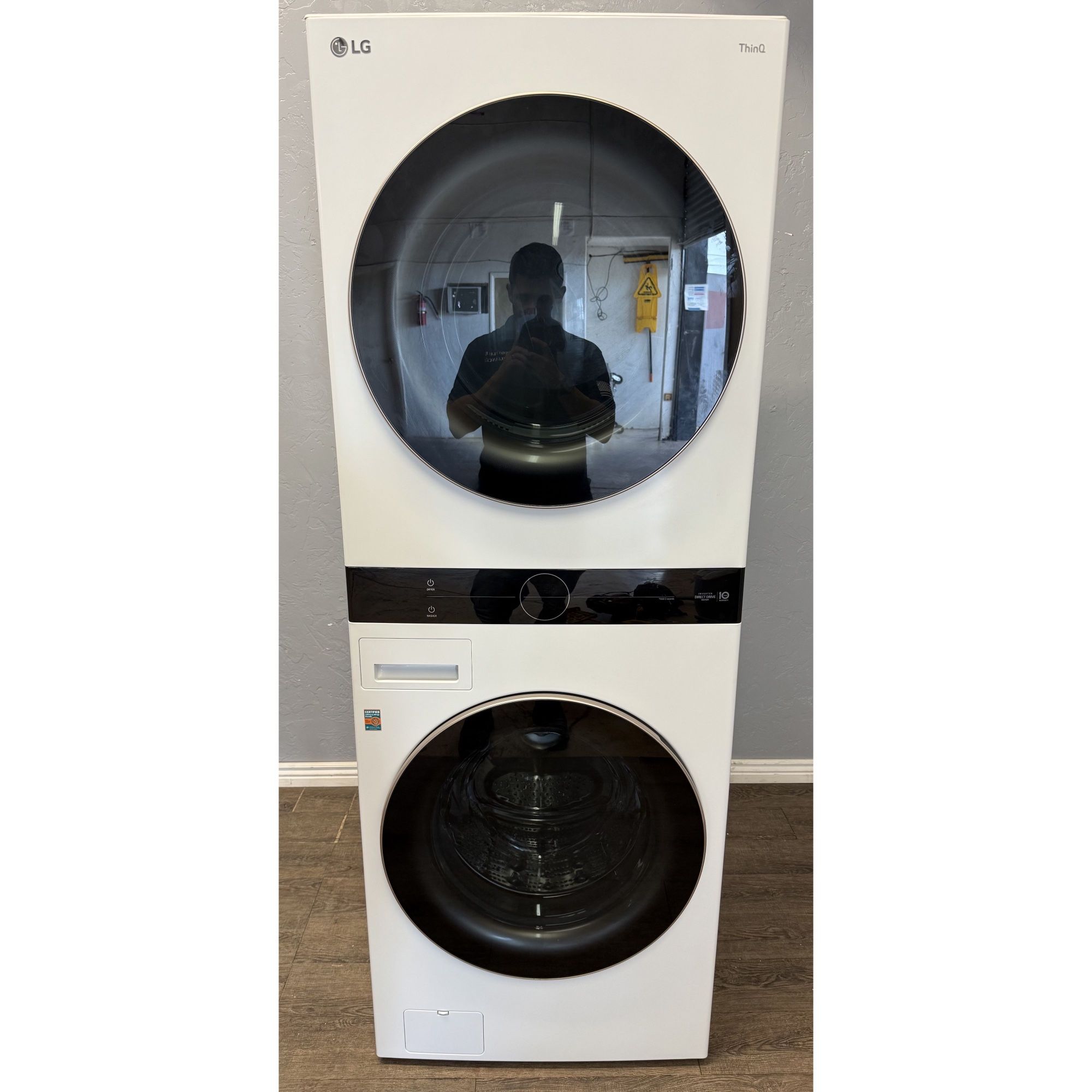 NEW- OPEN BOX!! LG 4.5 Washer & Electric Dryer - Washtower