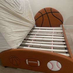 2 Twin Beds with Mattress 