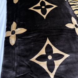 Blanket With 2 Side Different Colors Beautiful 