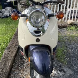Yamaha 50cc Scooter