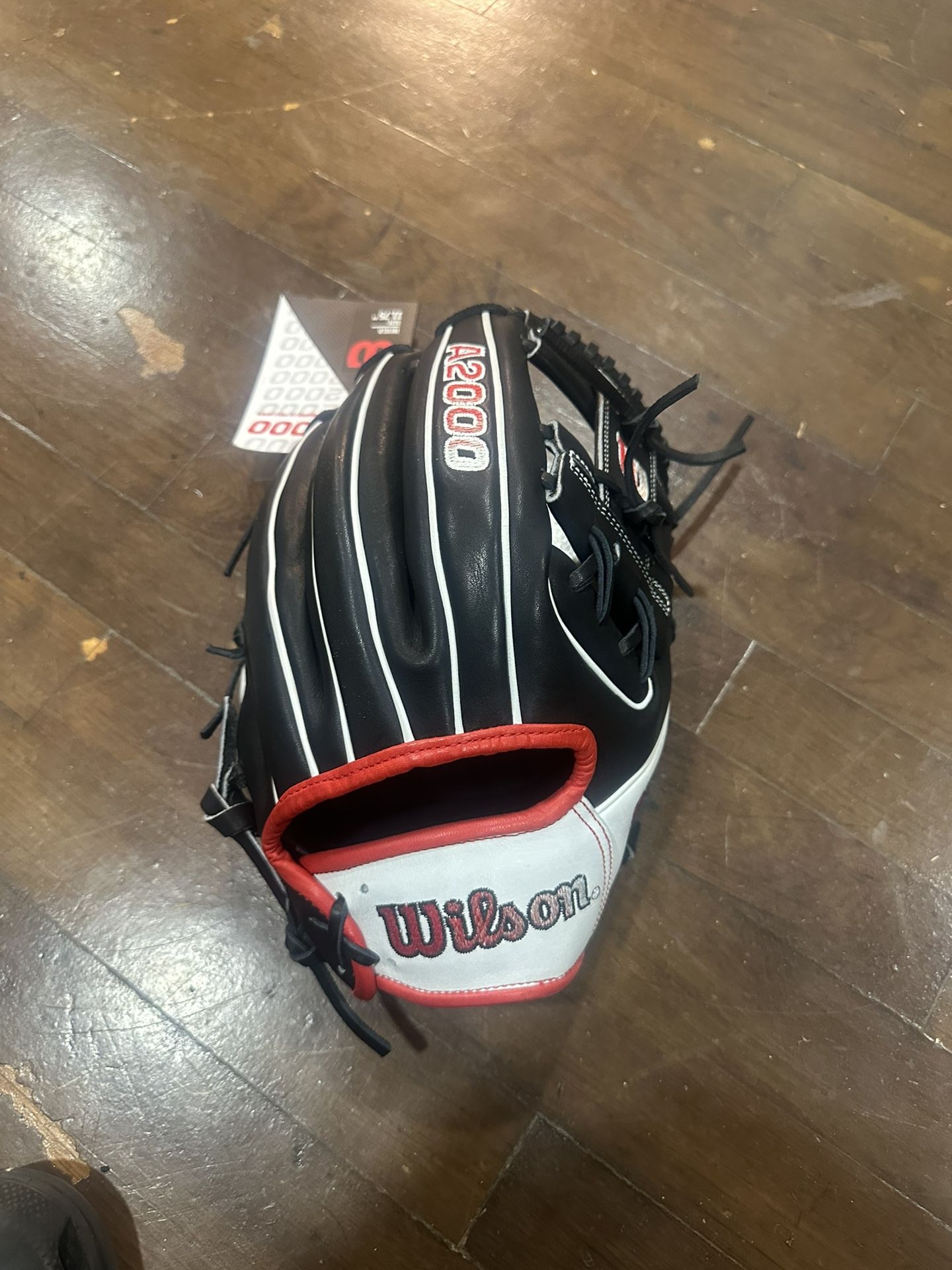 Wilson A2000 11.75” Baseball Glove