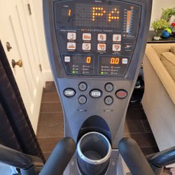Smooth Fitness Elliptical 