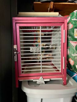Kings bird cage