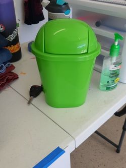 Mini Trash Can