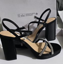 New size 5 Nina New York