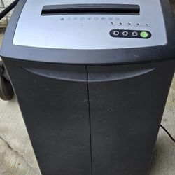 Office MAX Document Shredder