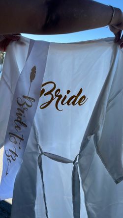 Bride 👰 to be robe 👘 band