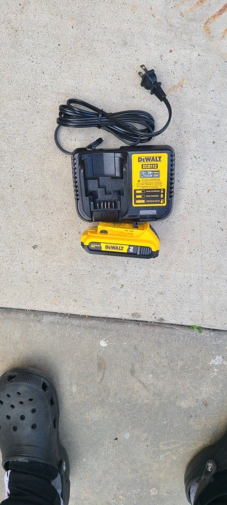 Dewalt 20v Charger And Battery 2.0 Ah Brand New
