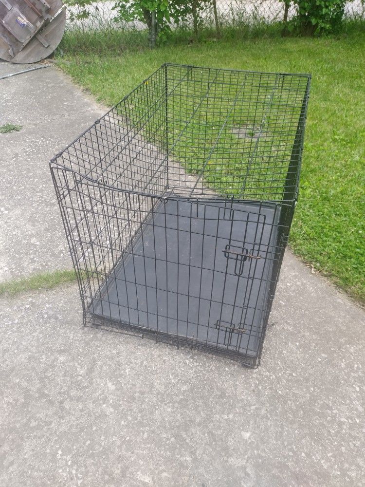 Used  Big Dog  Cage Kennel Lil Bent Lil Chew On Tray