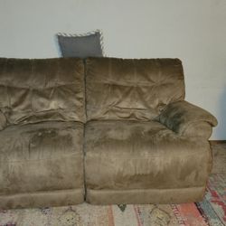 Free! Reclining Loveseat 