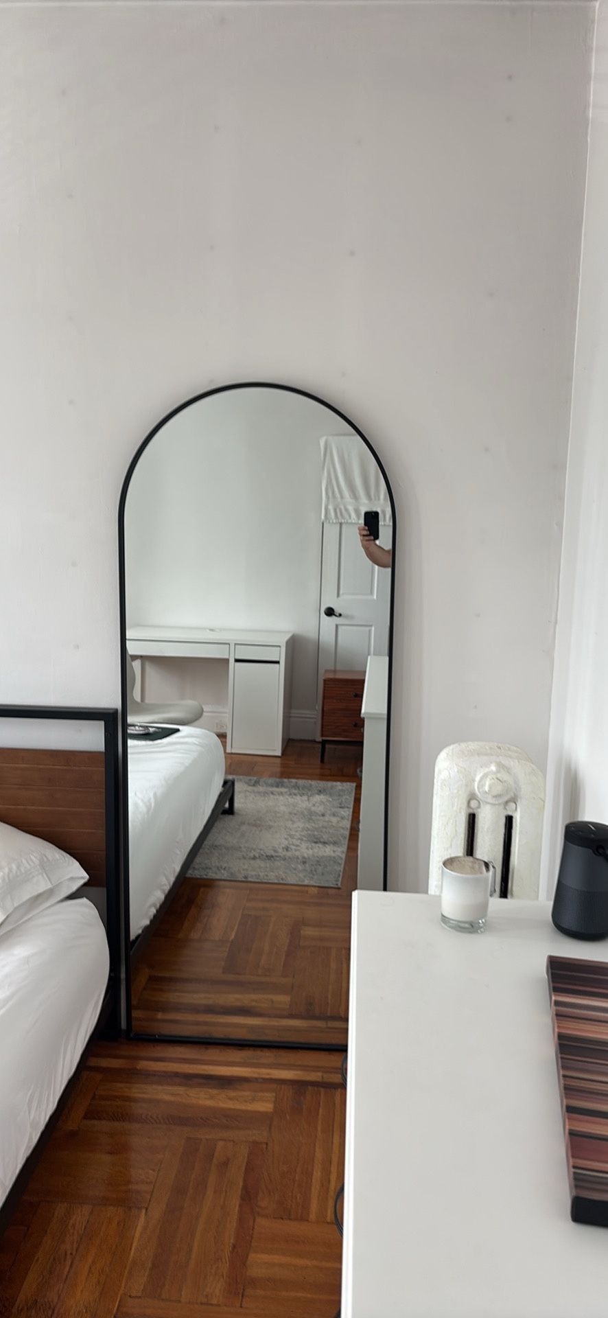 Full Length Body Mirror (6 Feet Tall)