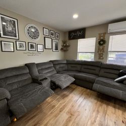 Couches With Auto Recliner 