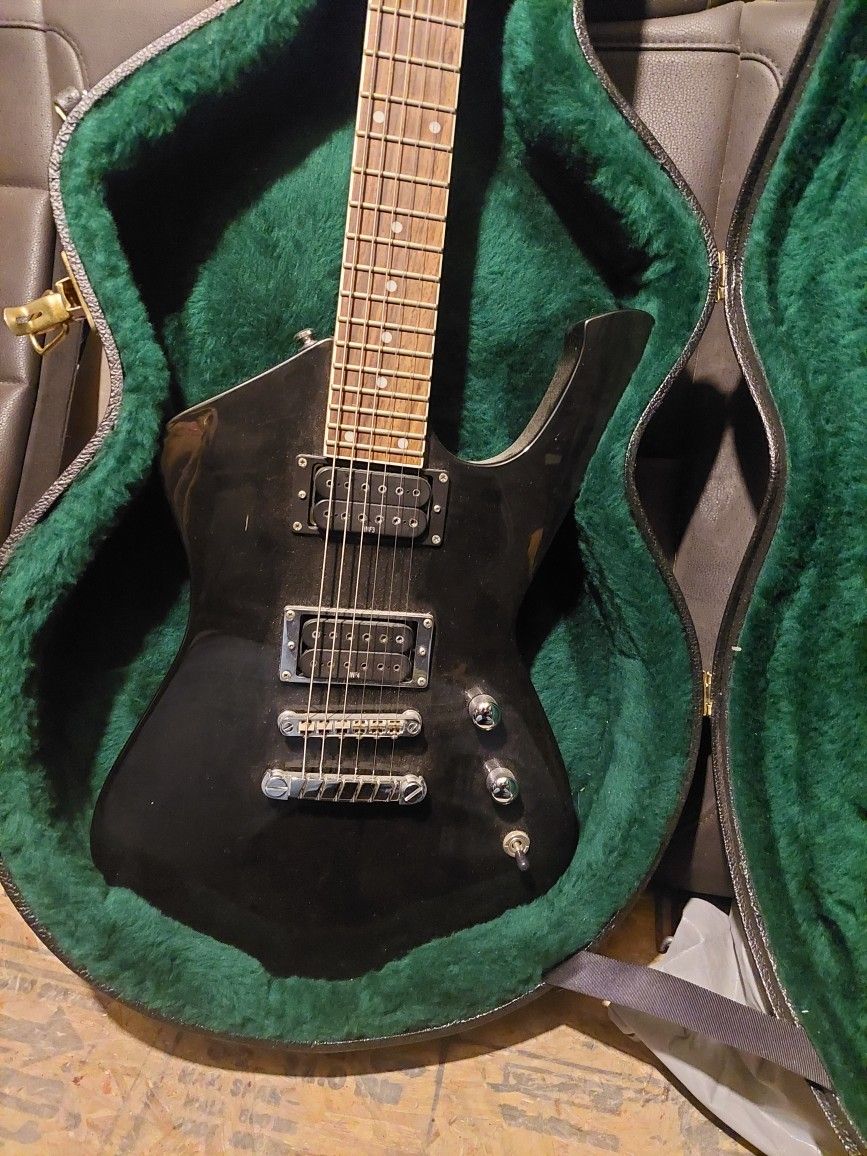 Ibanez Iceman ICX 220
