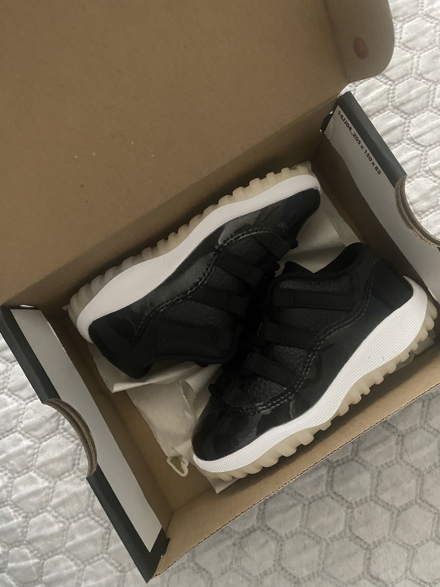 Jordan 11 retro low 72-10