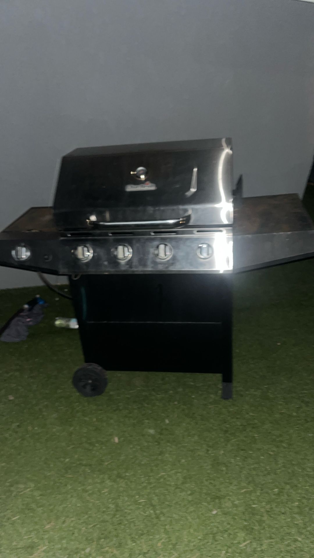 ChaBroil Grill With Propane Tank