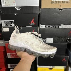 Nike Air VaporMax Plus White size 11  USED But Clean
