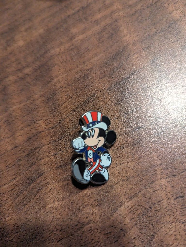Disney Parks Patriotic Mickey Mouse Red White Blue Top Hat Trading Pin