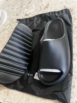 lmk on these  black YZY YS-01 (9 M)