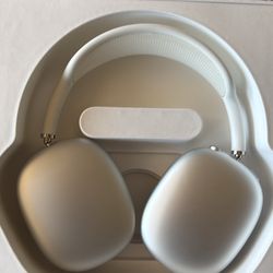 Like New Apple Airpod Maxes Silver 