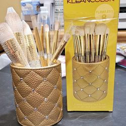 Nice Makeup Brushes with Holder