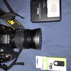 Nikon D3300 (New Condition)