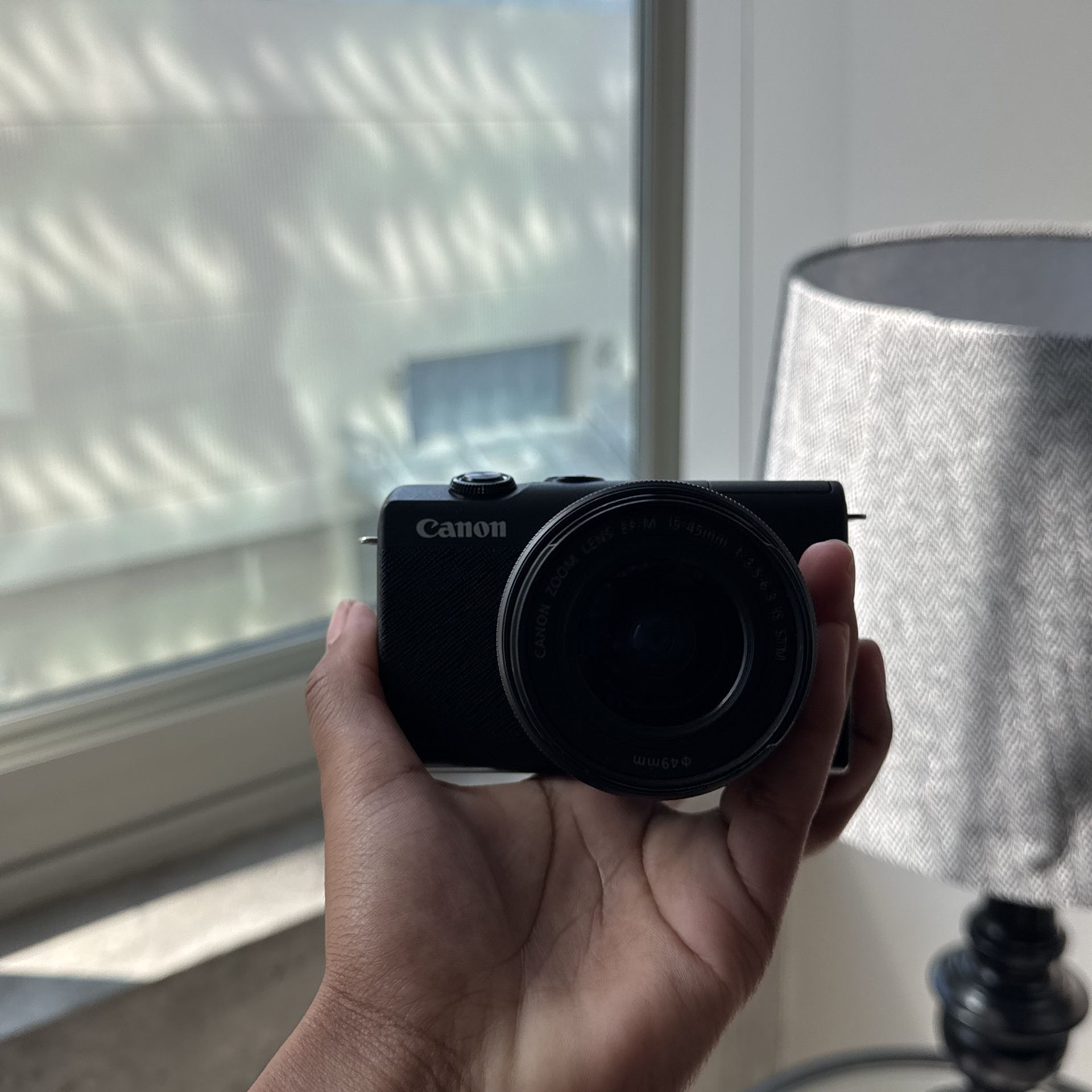 Canon EOS M200