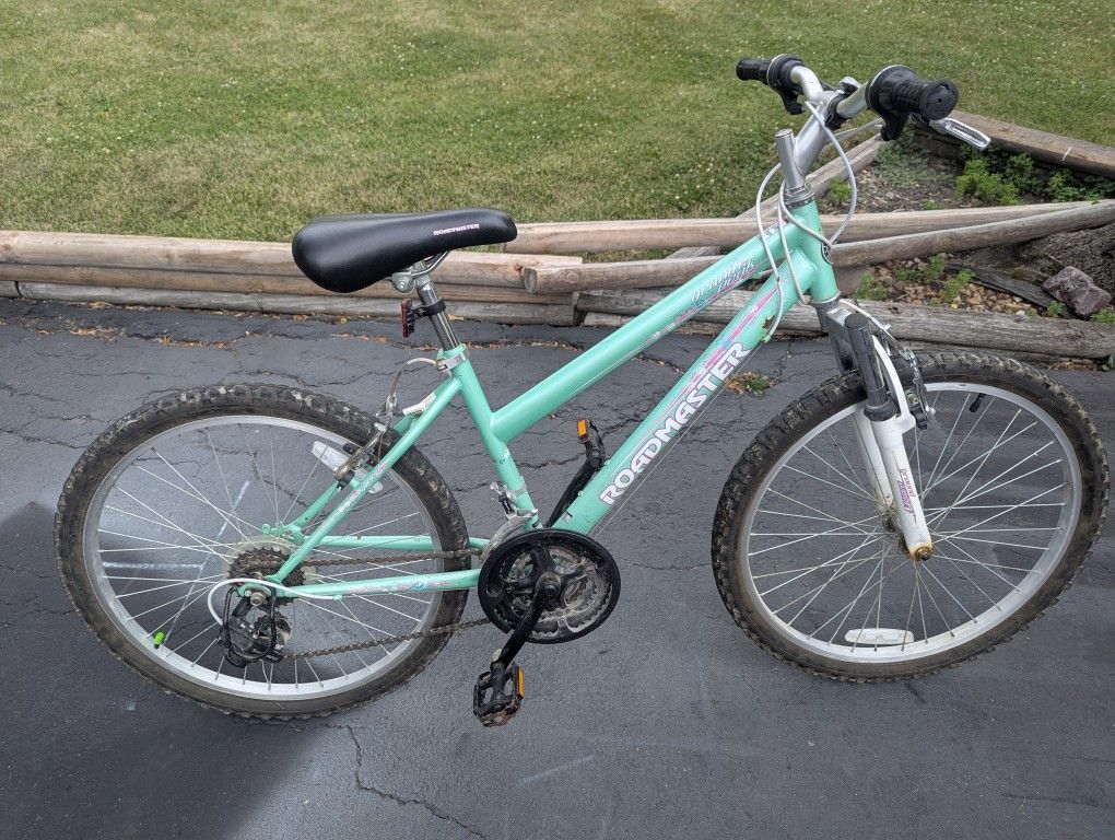 Roadmaster Granite Peak 24 Inch Mountain Bike