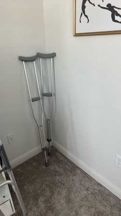 Adjustable Crutches (Pair) - Great Condition