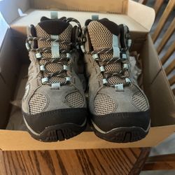 Merrell Women’s Hiking Boots 9.5