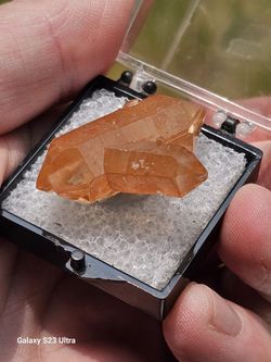 DOUBLE TERMINATED QUARTZ w/ HEMATITE-1" Perky Specimen - Local Pickup Only (CLE area!) 
