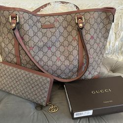 Gucci Tote And Matching Wallet 
