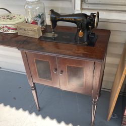 Singer Sewing Machine