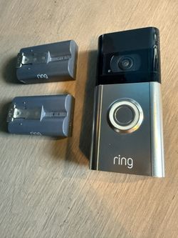 Ring Doorbell 3 with 2 batteries and champagne gold cover