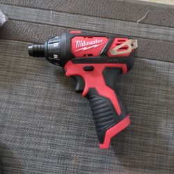 Milwaukee Screwdriver With Battery