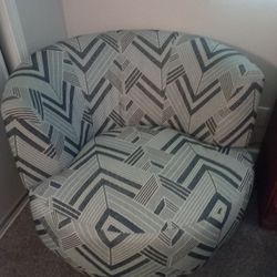 Swivel chair 