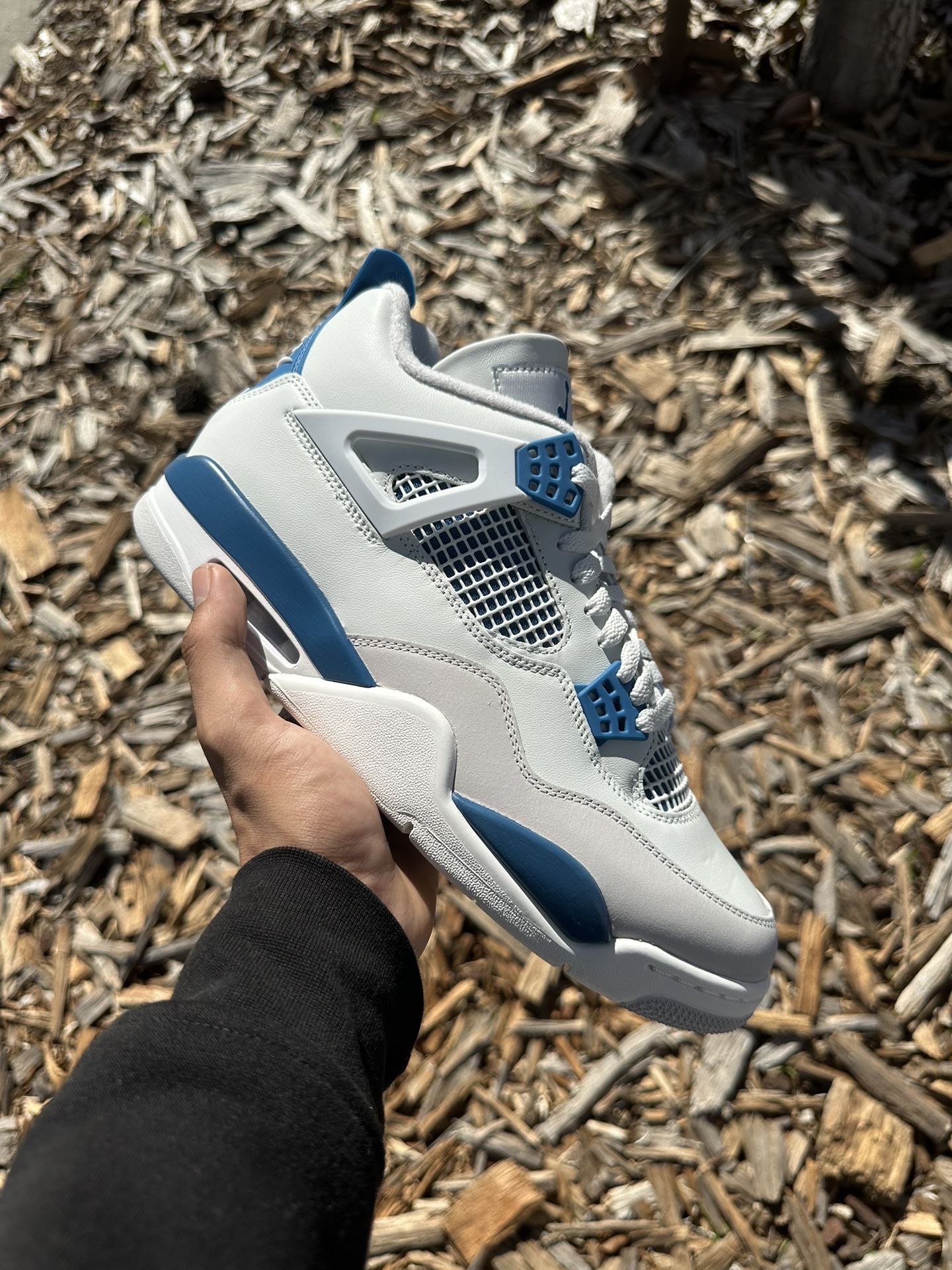 Jordan 4 Military Blue 