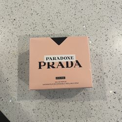 PARADOXE PRADA