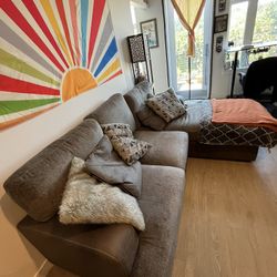 Berlin Sectional  (Loveseat & Chaise)