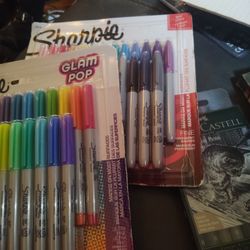 2 Sharpie Set Of Markers