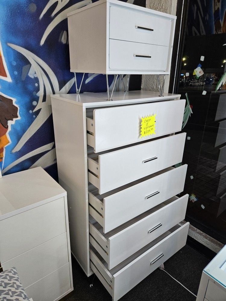 Super Deal Chest With Night Stand $239 FREE LOCAL DROPP OFF