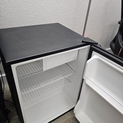 2.7 Mini Fridge