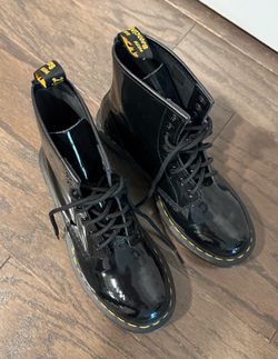 NEW Dr. Martens black patent combat boots